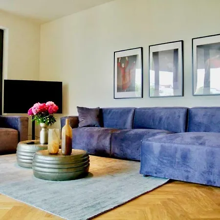 Bonusfeature * Berlín